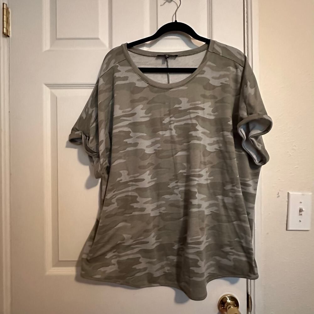 Fred David Woman's Camo Print Pullover Top Size 2x